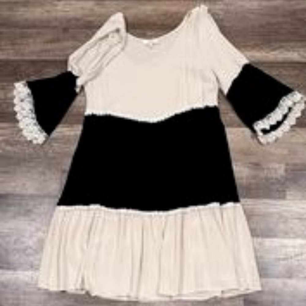 Umgee dress with split sleeves